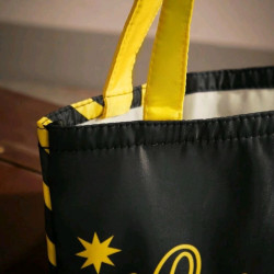 Bolsa Hufflepuff: Estilo y Orgullo