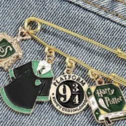 Broche Slytherin: Elegancia y Poder
