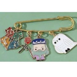 Insignias de Hogwarts en un Broche