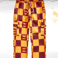 Conquista el Estilo con el Pantalón Gryffindor