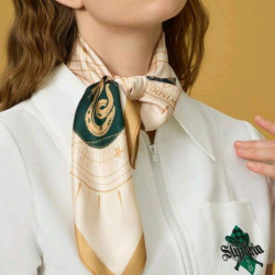 Pañuelo Cuadrado Hogwarts - Accesorio Mágico Temático Harry Potter para Fans