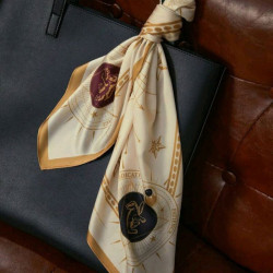 Pañuelo Cuadrado Hogwarts - Accesorio Mágico Temático Harry Potter para Fans