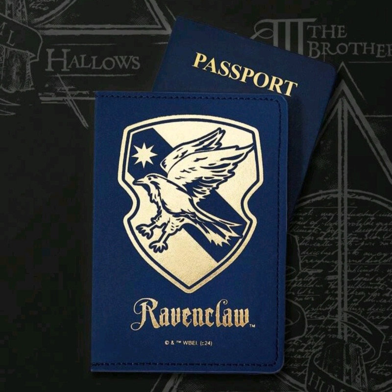 Porta Pasaporte Escudo Ravenclaw - Accesorio Mágico para Viajeros de Harry Potter
