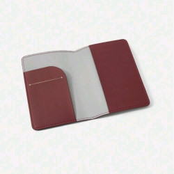 Porta Pasaporte Escudo Hogwarts Rojo - Accesorio Mágico para Viajeros de Harry Potter