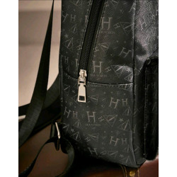 Mochila Negra Pequeña Hogwarts  Compacta y mágica
