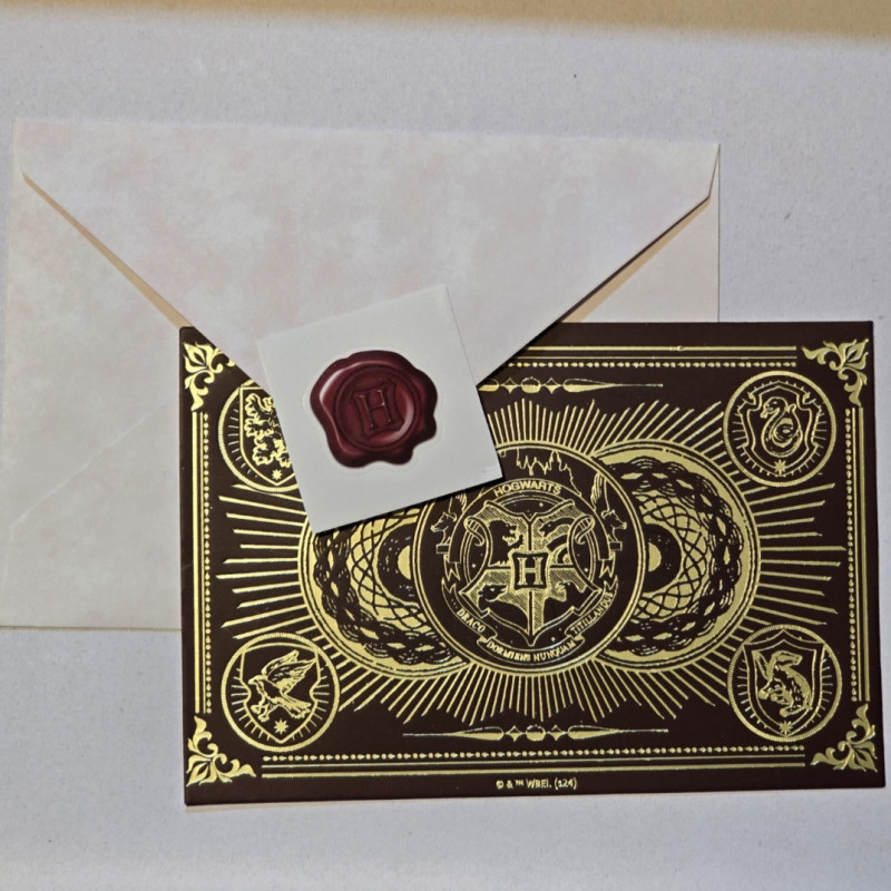 Tarjeta de Felicitaciones Escudo Hogwarts - Diseño Temático Harry Potter para Regalos Especiales