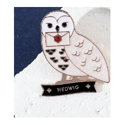 Broche Pin Hedwig: Un símbolo de amistad