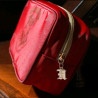 Estuche Rojo Estampado Hogwarts: ¡Moda Mágica!